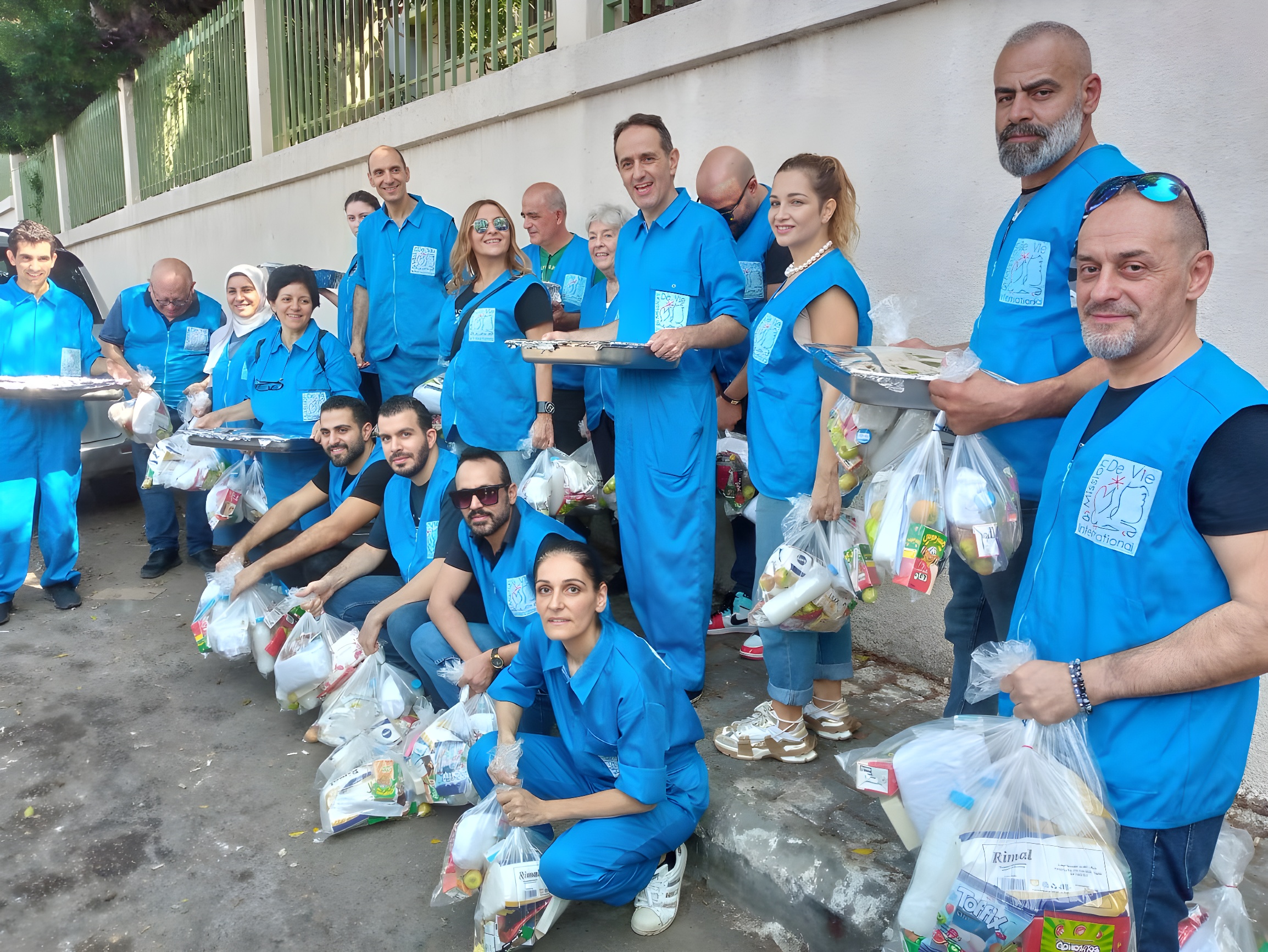 People collecting donations - International Mission De Vie